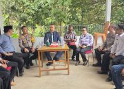 Kapolsek Manis Mata Hadiri Kegiatan Ngopi Bareng Bersama Bupati Ketapang di Desa Ratu Elok