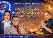 DPP SPI dan DPW SPI Lampung Mengucapkan Selamat Menjalankan Ibadah Puasa Ramadhan 1447 H / 2026 M  Lampung, Februari 2026 — Dalam rangka menyambut bulan suci Ramadhan 1447 Hijriah / 2026 Masehi, Dewan Pimpinan Pusat (DPP) Solidaritas Pers Indonesia (SPI) bersama Dewan Pimpinan Wilayah (DPW) SPI Lampung menyampaikan ucapan selamat menunaikan ibadah puasa kepada seluruh umat Muslim di Indonesia.  Momentum Ramadhan merupakan waktu yang penuh berkah, ampunan, dan peningkatan kualitas keimanan serta kepedulian sosial. DPP SPI dan DPW SPI Lampung mengajak seluruh insan pers dan masyarakat luas untuk menjadikan bulan suci ini sebagai ajang memperkuat persatuan, mempererat silaturahmi, serta meningkatkan integritas dan profesionalisme dalam menjalankan tugas.  Ketua Umum DPP SPI, Suriani Siboro, SH, menyampaikan bahwa Ramadhan adalah momentum refleksi diri bagi seluruh elemen bangsa, termasuk insan pers, untuk terus menjaga independensi, objektivitas, serta komitmen terhadap kebenaran.  Sementara itu, Sekretaris Umum (Sekum) DPP SPI dalam pernyataannya menegaskan bahwa Ramadhan harus menjadi penguat moral dan etika profesi wartawan.  “Bulan suci Ramadhan adalah waktu yang tepat untuk memperkuat komitmen kita sebagai insan pers yang profesional, berintegritas, serta menjunjung tinggi kode etik jurnalistik. SPI akan terus mendorong seluruh anggota untuk menghadirkan pemberitaan yang akurat, berimbang, dan menyejukkan masyarakat,” tegas Sekum DPP SPI.  Perwakilan DPW SPI Lampung menegaskan pentingnya semangat kebersamaan dan solidaritas antarwartawan dalam menjaga marwah profesi serta memperkuat kontribusi positif pers bagi pembangunan daerah dan nasional.  “Semoga bulan suci ini membawa keberkahan, kedamaian, kesehatan, serta mempererat tali silaturahmi dan kebersamaan bagi kita semua,” demikian pernyataan bersama DPP SPI dan DPW SPI Lampung.  DPP SPI dan DPW SPI Lampung juga mengajak seluruh insan pers untuk tetap menjunjung tinggi kode etik jurnalistik, menjaga kondusivitas, serta menghadirkan informasi yang akurat, berimbang, dan mencerahkan masyarakat selama bulan Ramadhan.  DPP SPI Bersama DPW SPI Lampung