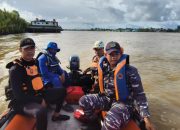Respons Cepat, Tim SAR Lanal Ketapang Turun Tangan Cari Korban di Perairan