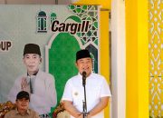 BUPATI KETAPANG SERAHKAN BINGKISAN LEBARAN KEPADA PPPK PARUH WAKTU DINAS LINGKUNGAN HIDUP (DLH) KETAPANG