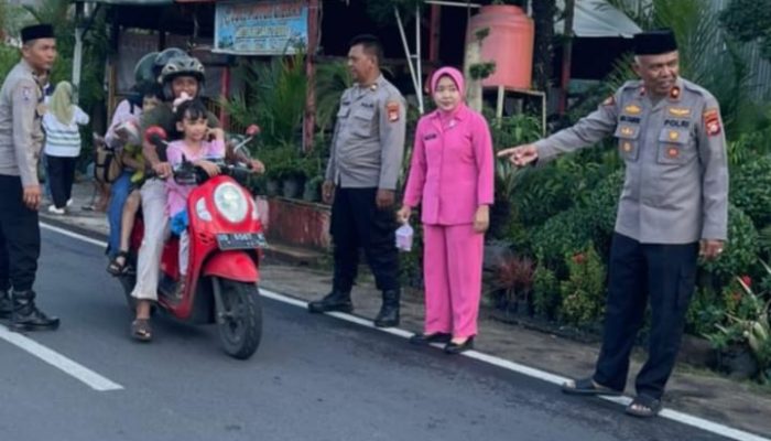 Semarak Ramadan 1447 H / 2026 M, Polsek Tamalate Tebar Kebaikan di Depan Mapolsek.
