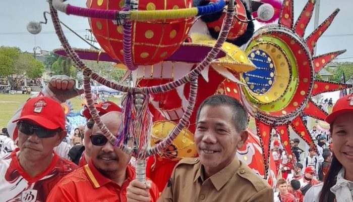 Wabup Jamhuri Amir Sambut 10 Naga dan Barongsai di Kantor Bupati Ketapang