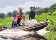 Bupati Ketapang Kunjungi Labai Hilir, Resmikan Rumah Keramat Putri Dara Nante dan Sapa Siswa Sekolah Dasar.